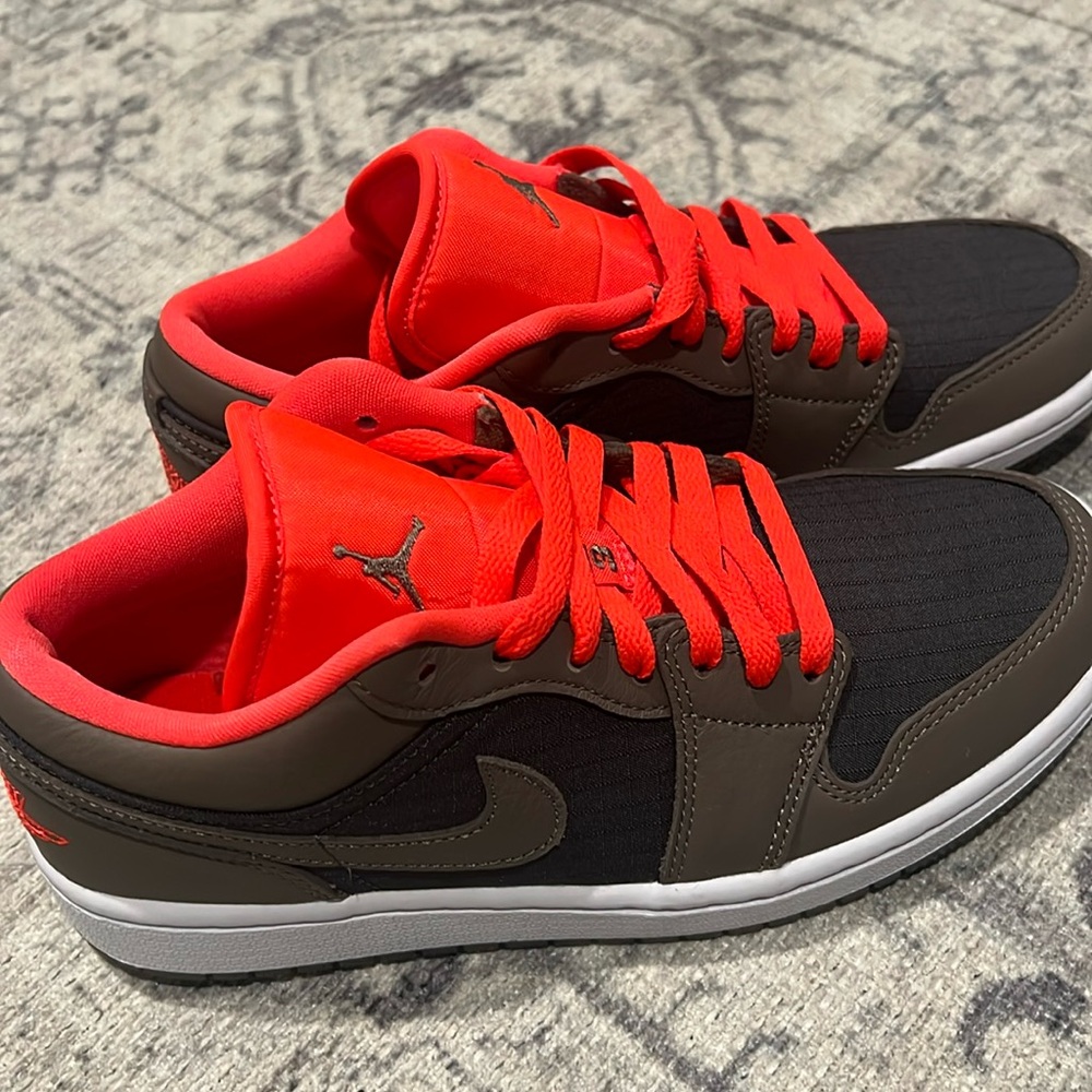 Jordan 1 Low SE